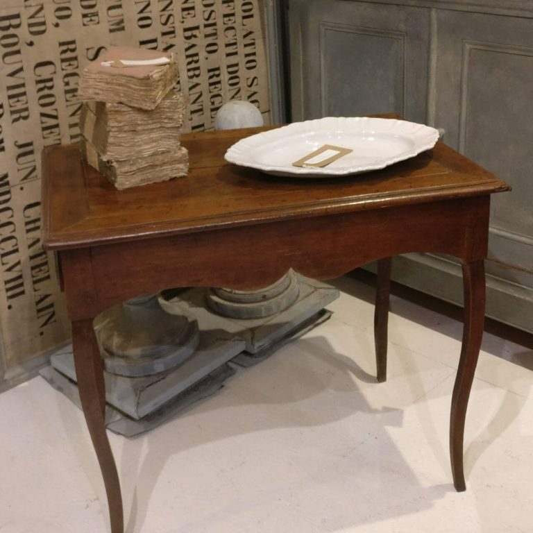 18th century French occasional table/table de milieu