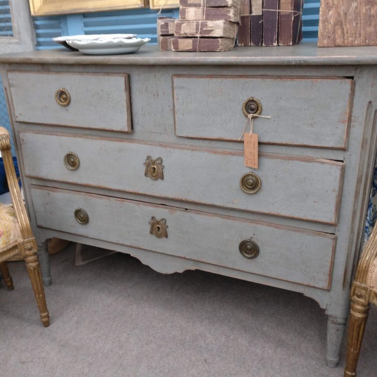 Grey painted French chest of drawers