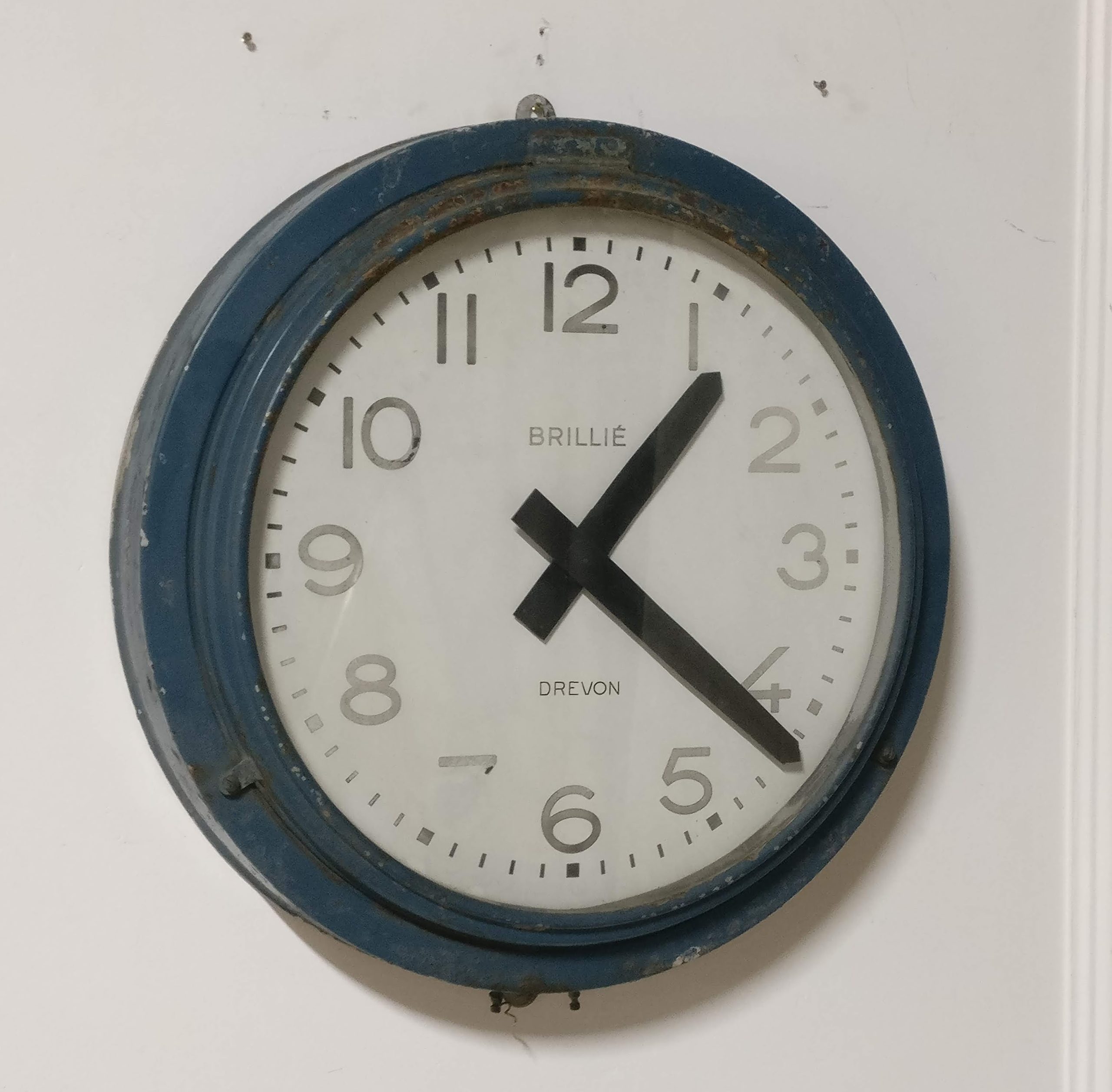 Brillié factory clock