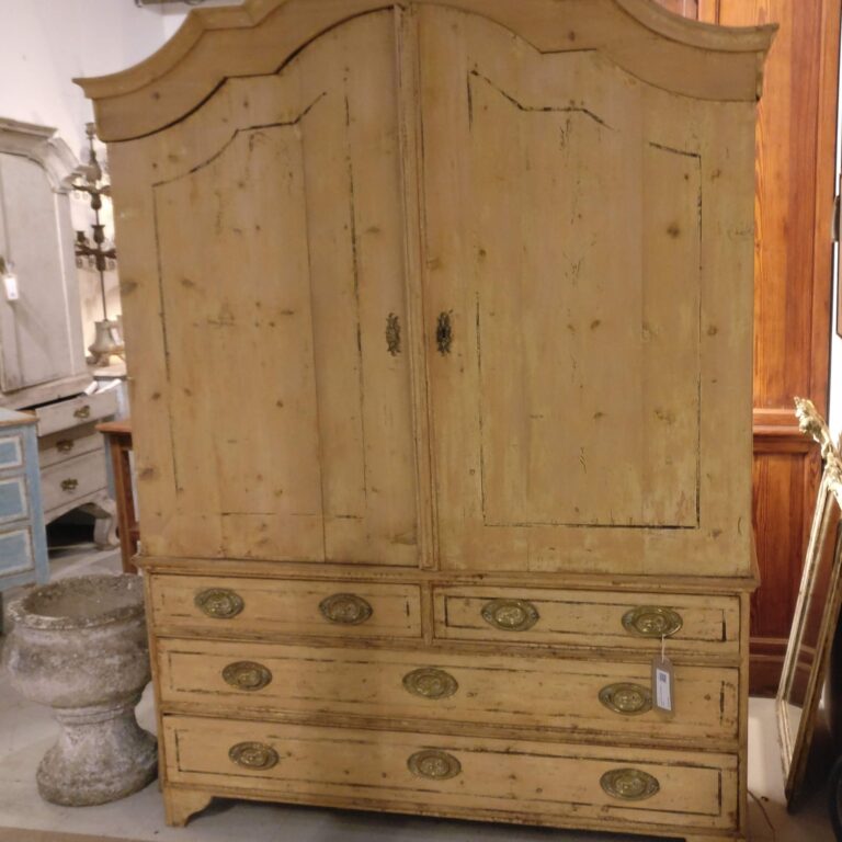 19th century Dutch cupboard